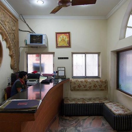 Hotel Venkateswara Kolkata Bagian luar foto
