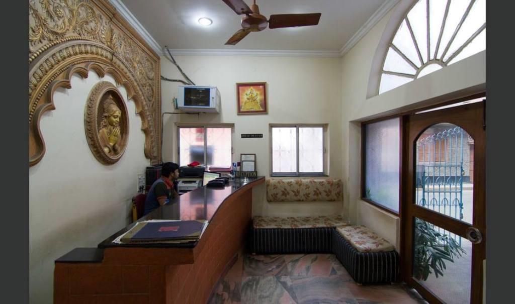 Hotel Venkateswara Kolkata Bagian luar foto